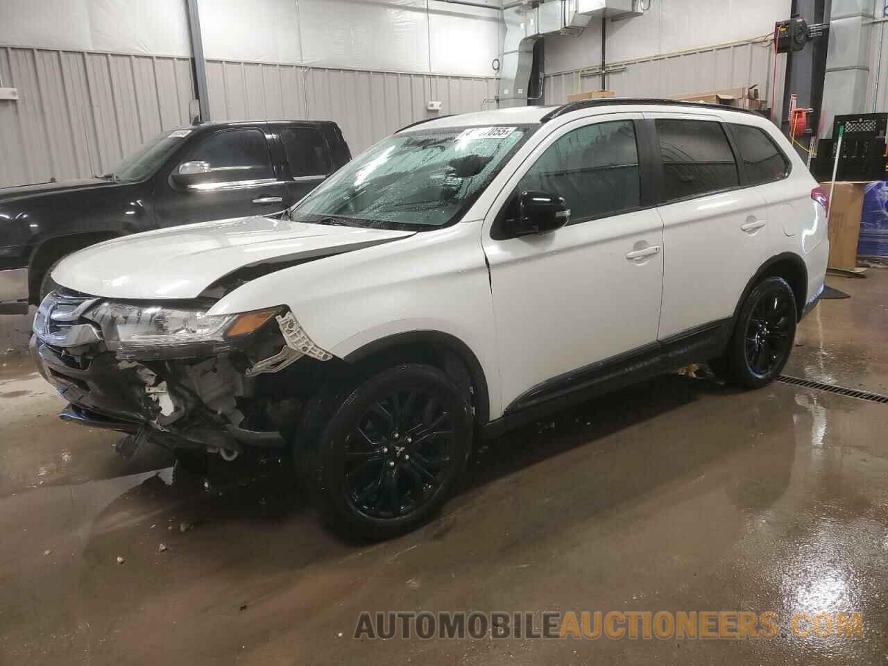 JA4AZ3A33JZ029195 MITSUBISHI OUTLANDER 2018