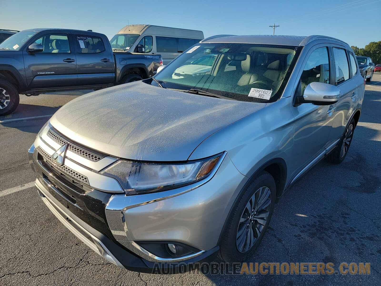 JA4AZ3A33LZ025988 Mitsubishi Outlander 2020