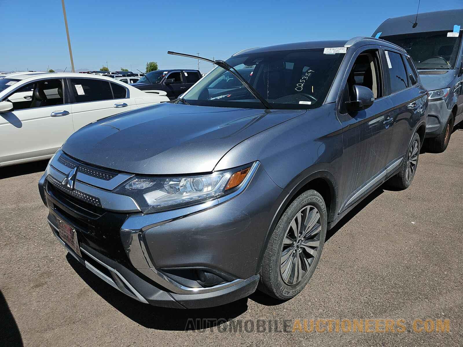 JA4AZ3A35LZ025359 Mitsubishi Outlander 2020