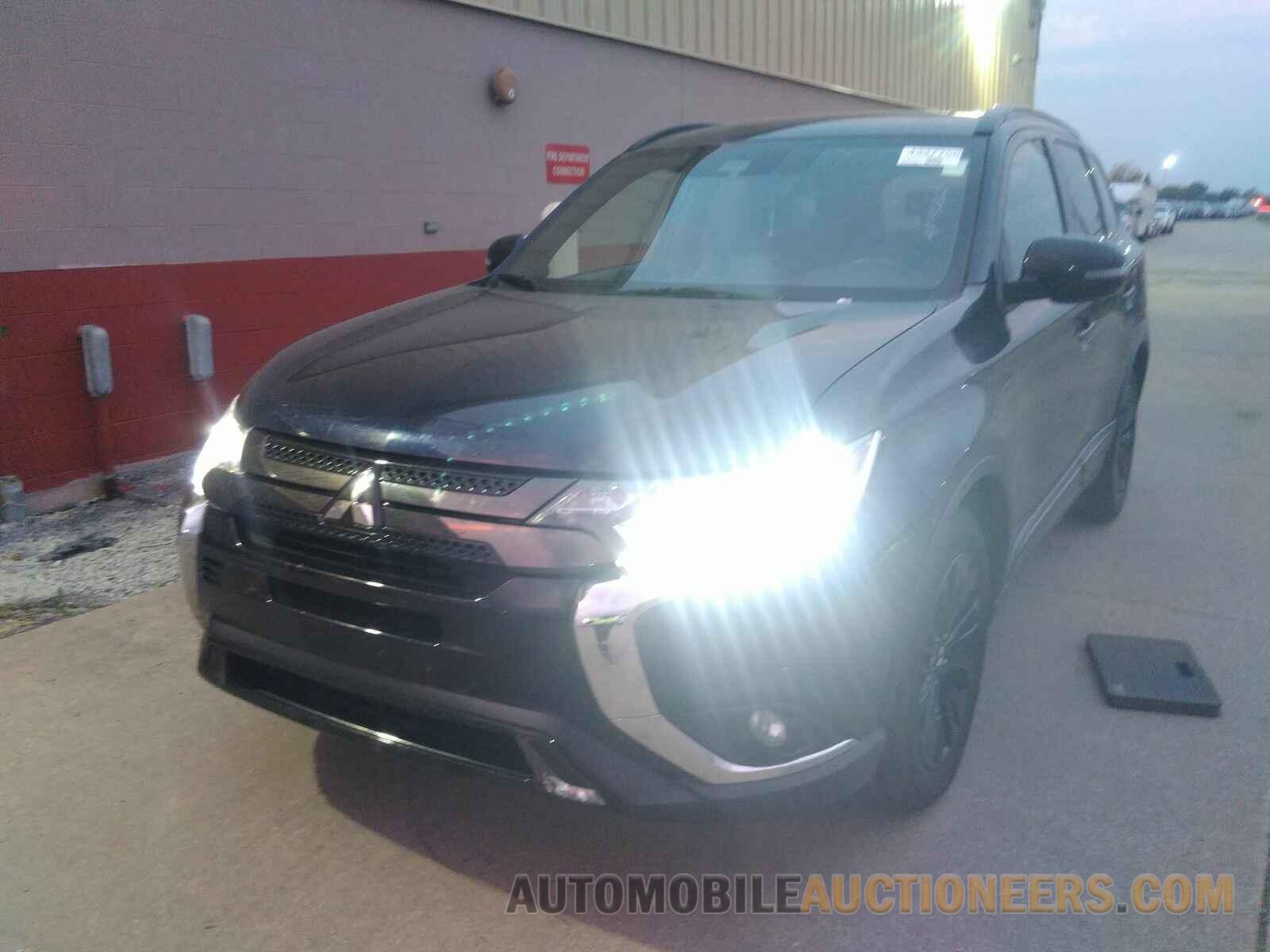 JA4AZ3A35LZ042940 Mitsubishi Outlander 2020