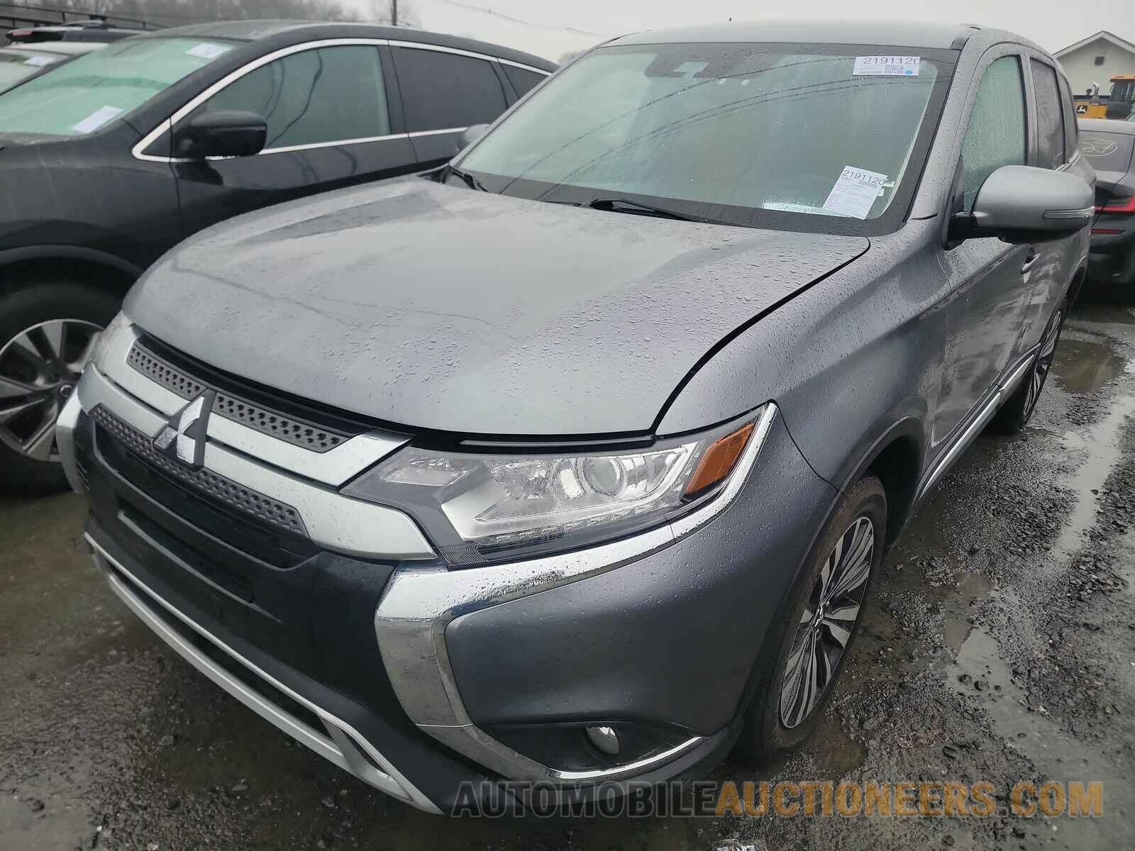 JA4AZ3A38LZ043838 Mitsubishi Outlander 2020