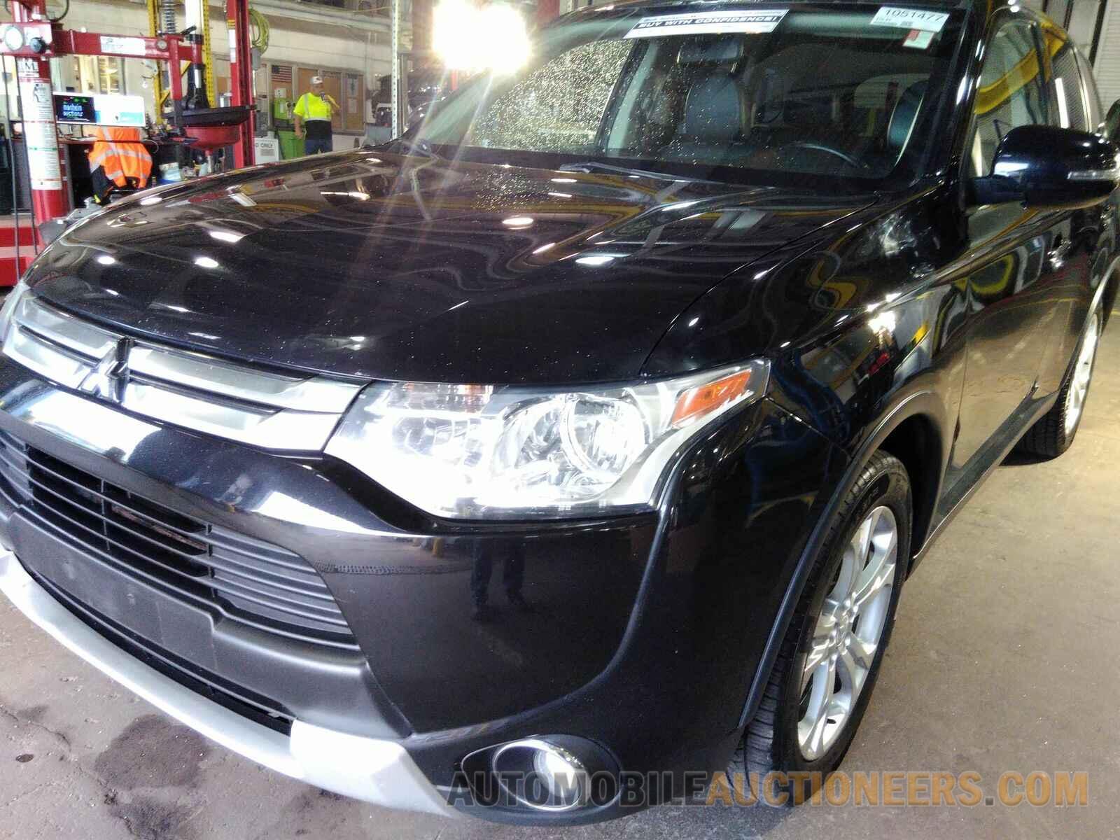 JA4AZ3A39FZ013204 Mitsubishi Outlander 2015