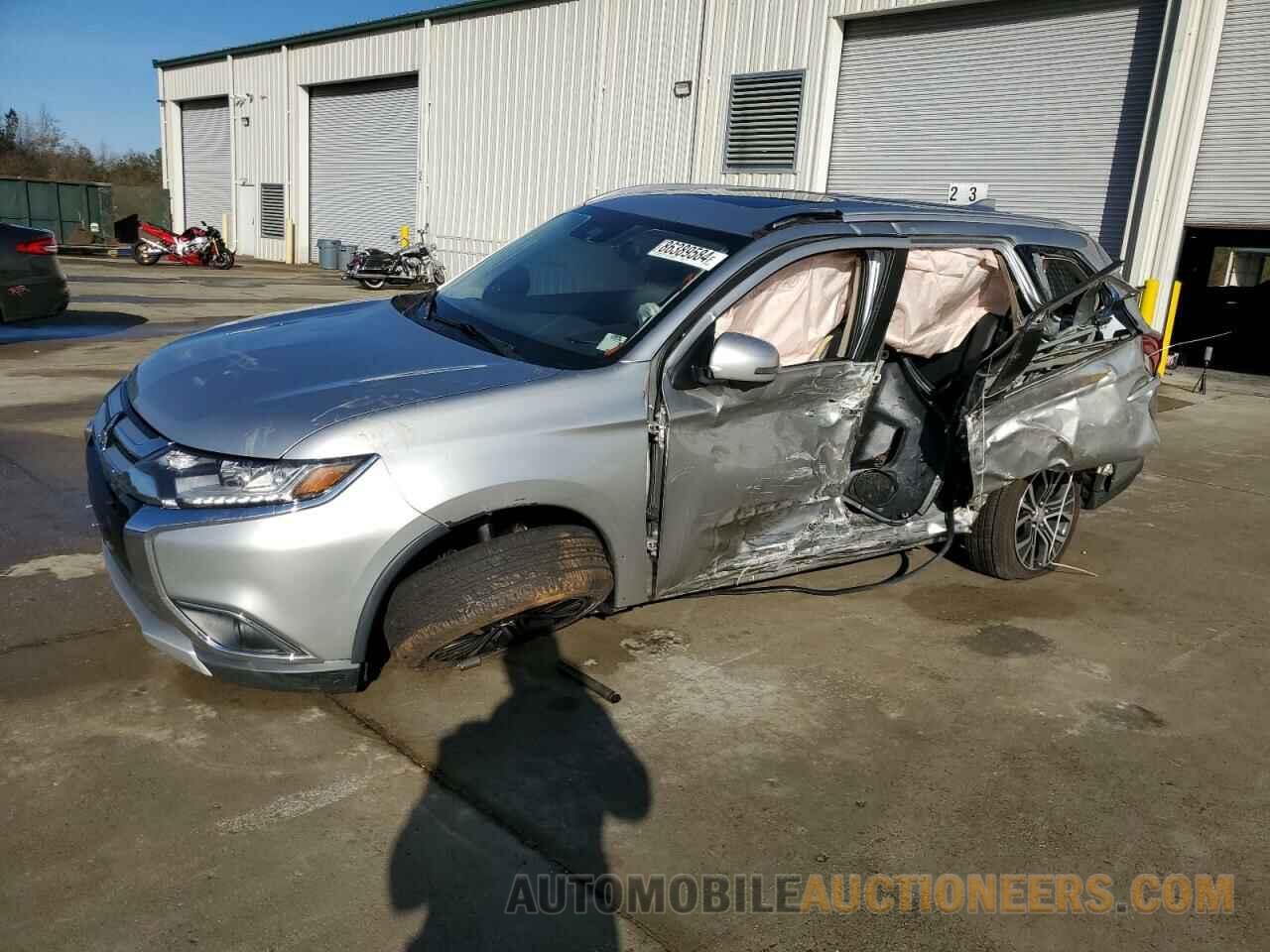 JA4AZ3A3XJZ000731 MITSUBISHI OUTLANDER 2018