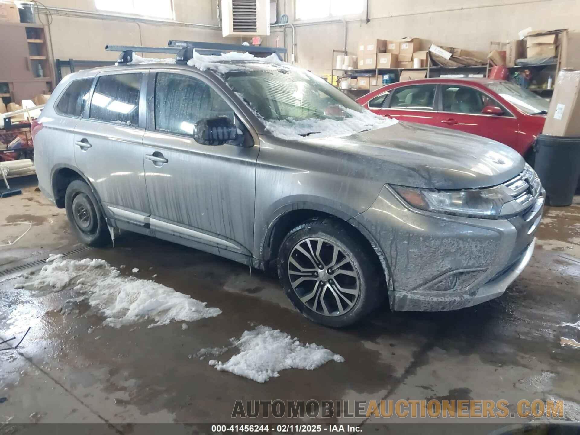 JA4AZ3A3XJZ062338 MITSUBISHI OUTLANDER 2018