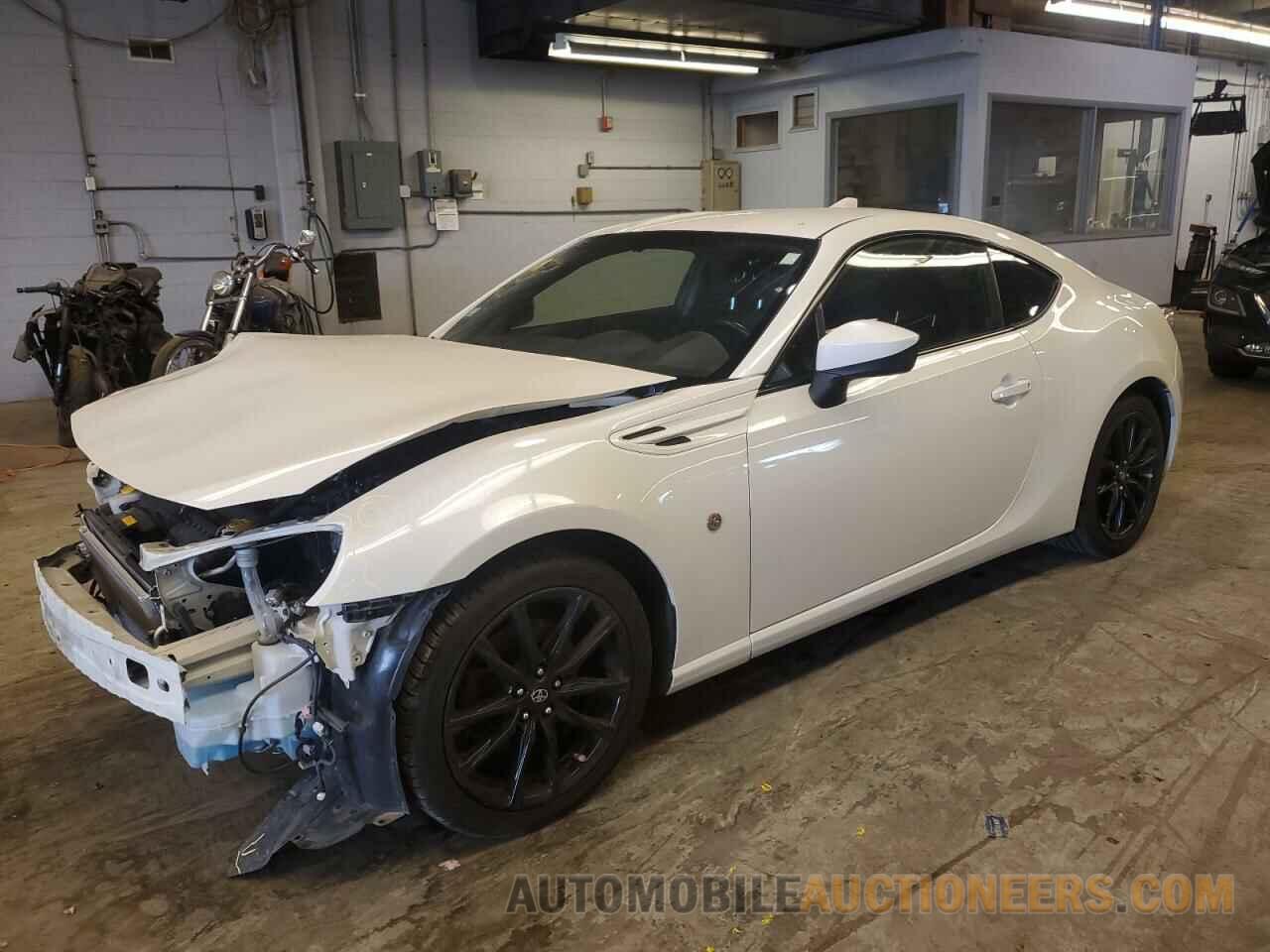 JF1ZNAA10H8704482 TOYOTA 86 2017