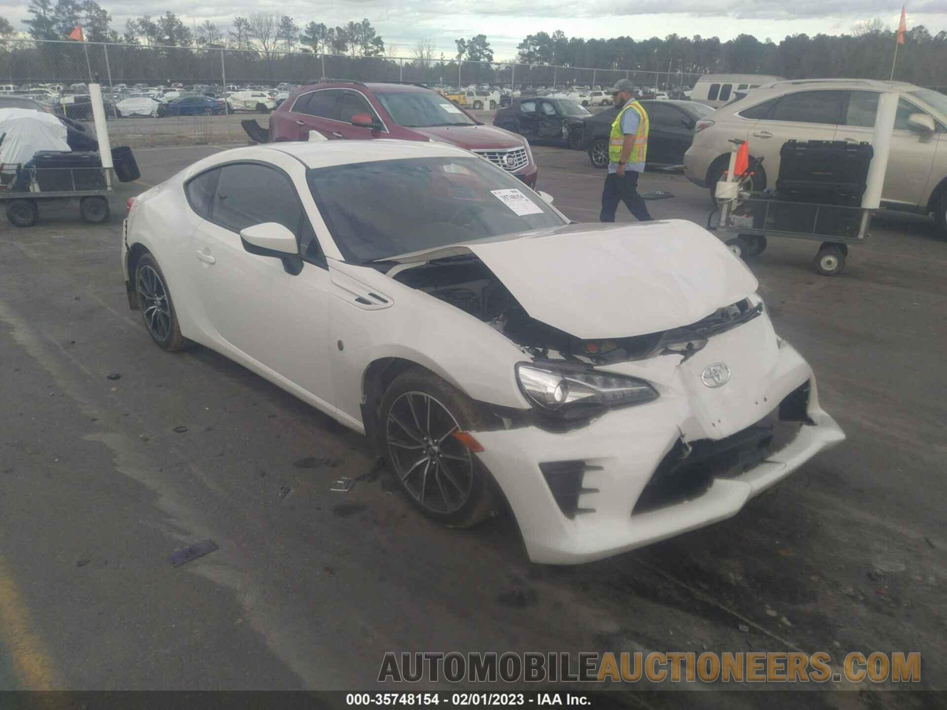 JF1ZNAA10H9703018 TOYOTA 86 2017