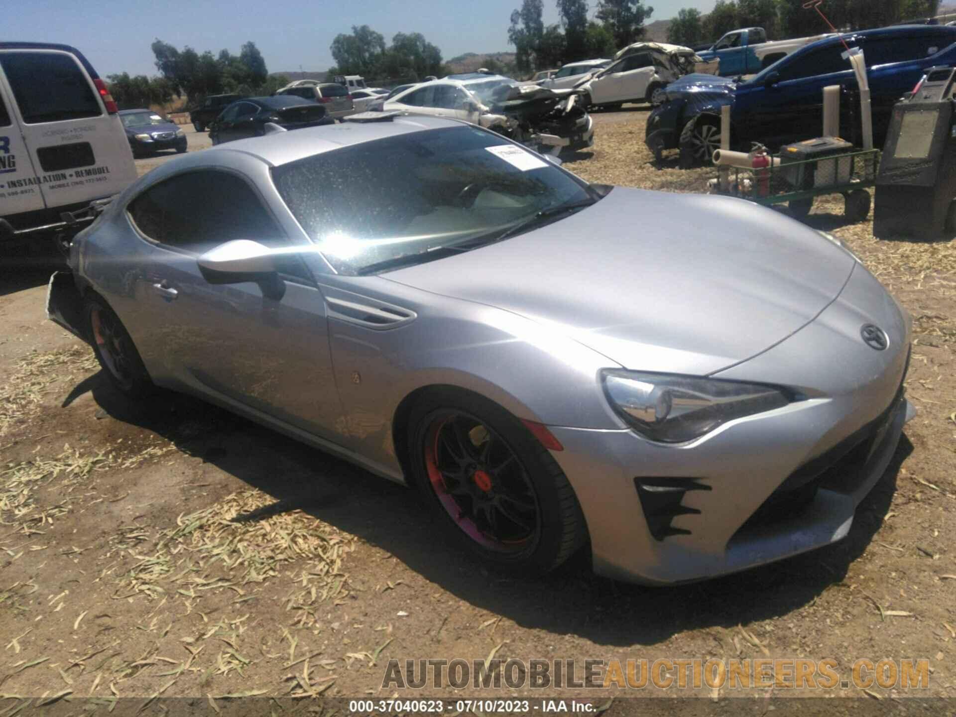 JF1ZNAA12J8700181 TOYOTA 86 2018