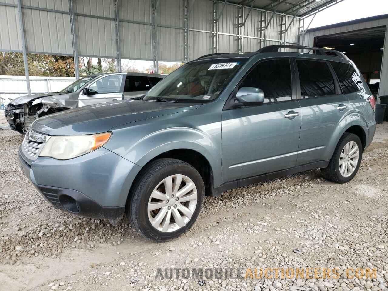 JF2SHADC9DG409995 SUBARU FORESTER 2013