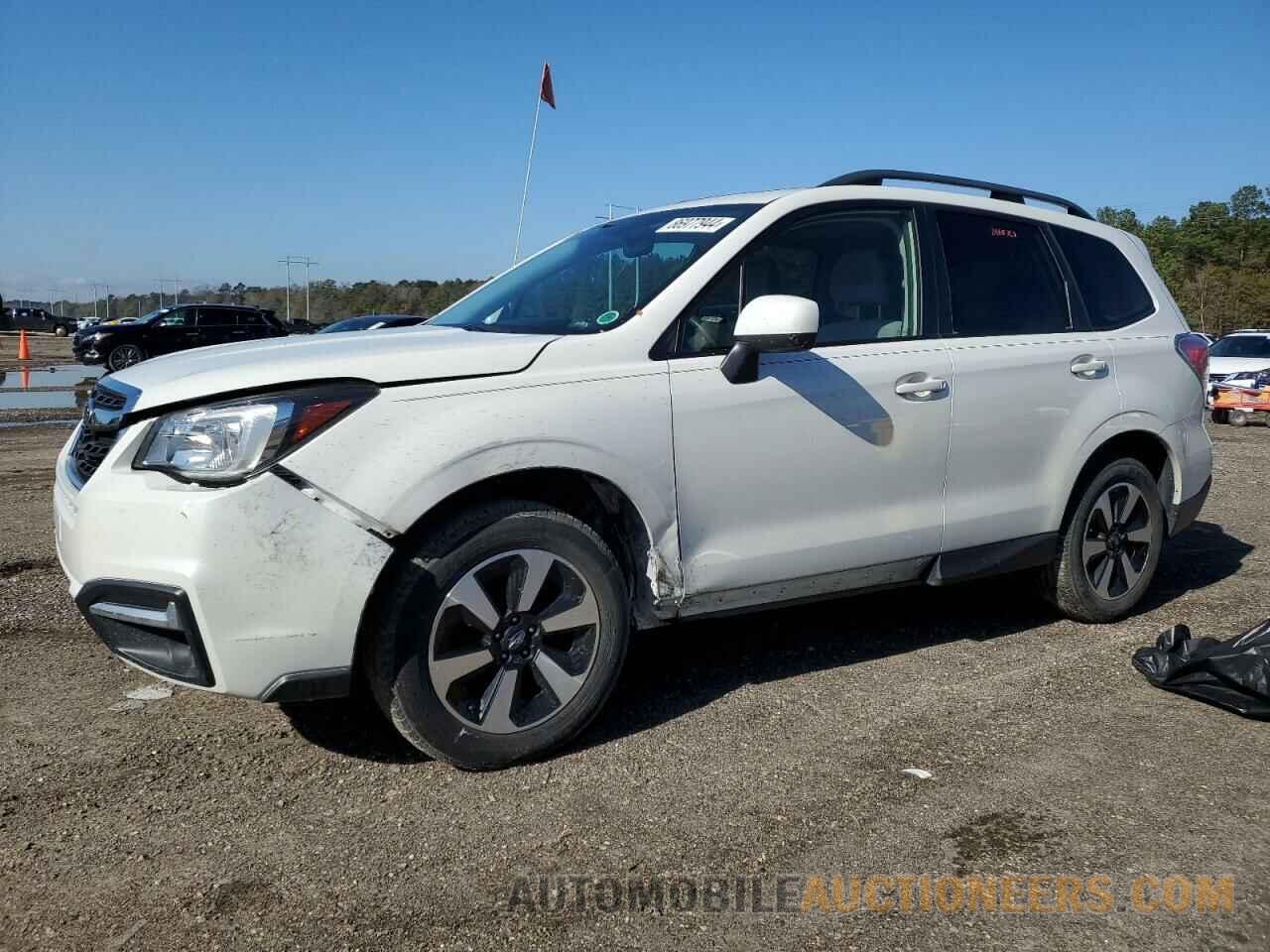 JF2SJADC6HH567232 SUBARU FORESTER 2017