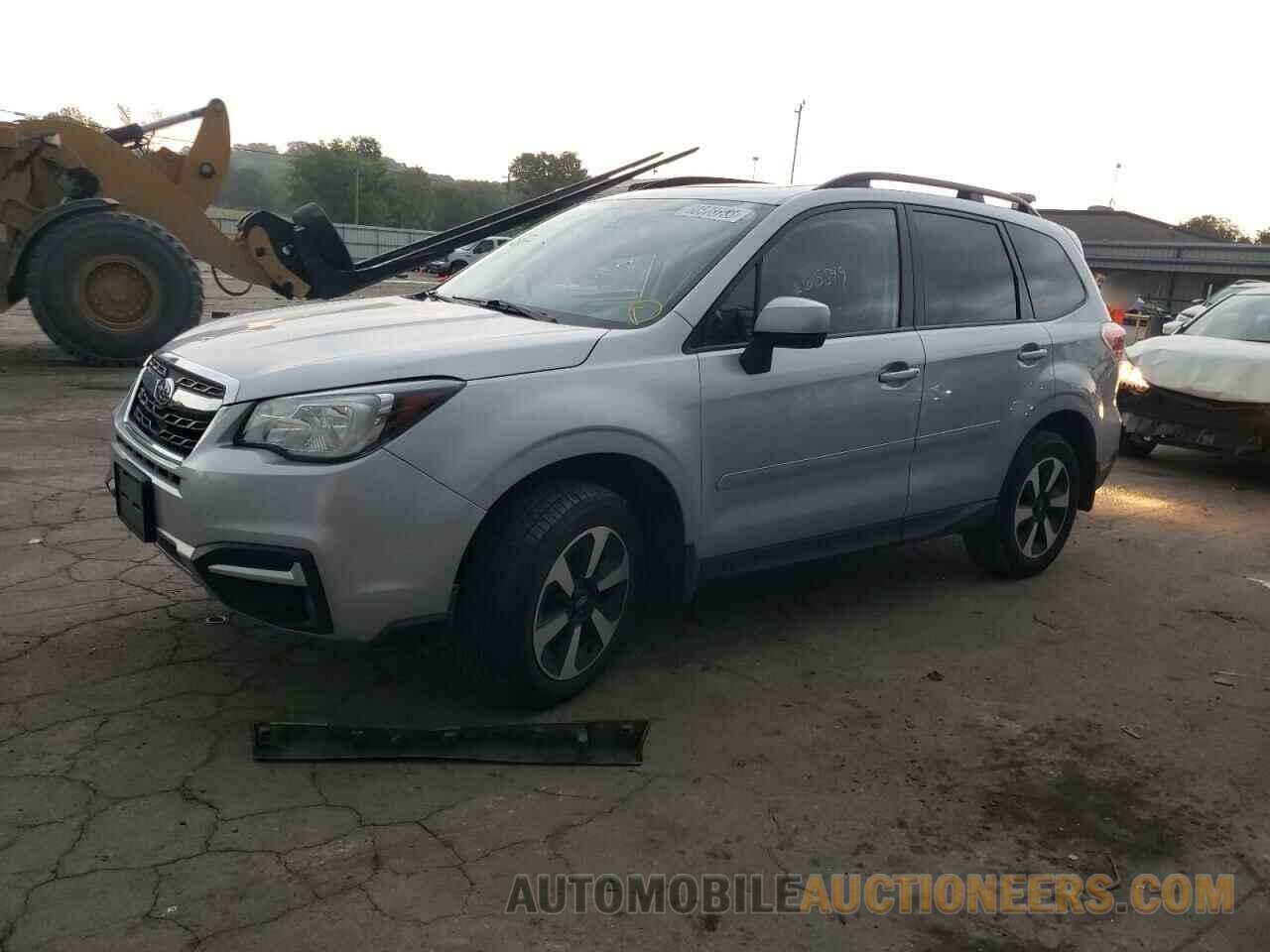 JF2SJAGC2JH588628 SUBARU FORESTER 2018