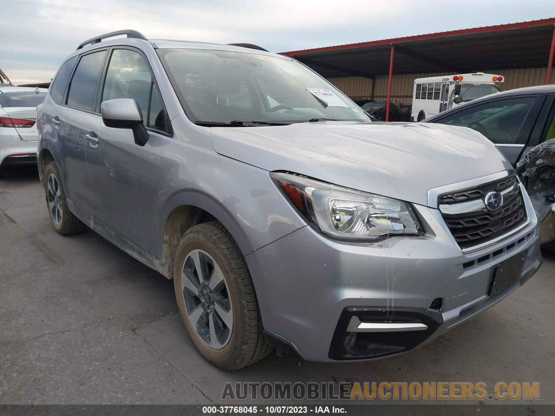 JF2SJAGC3JH526123 SUBARU FORESTER 2018