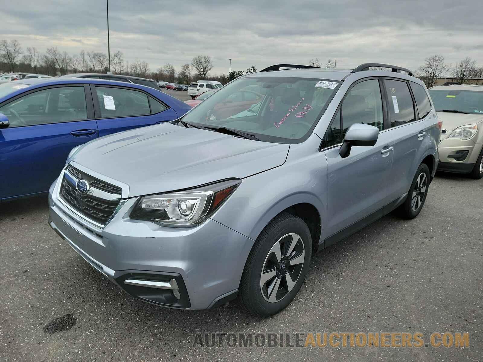 JF2SJARC8HH527453 Subaru Forester 2017