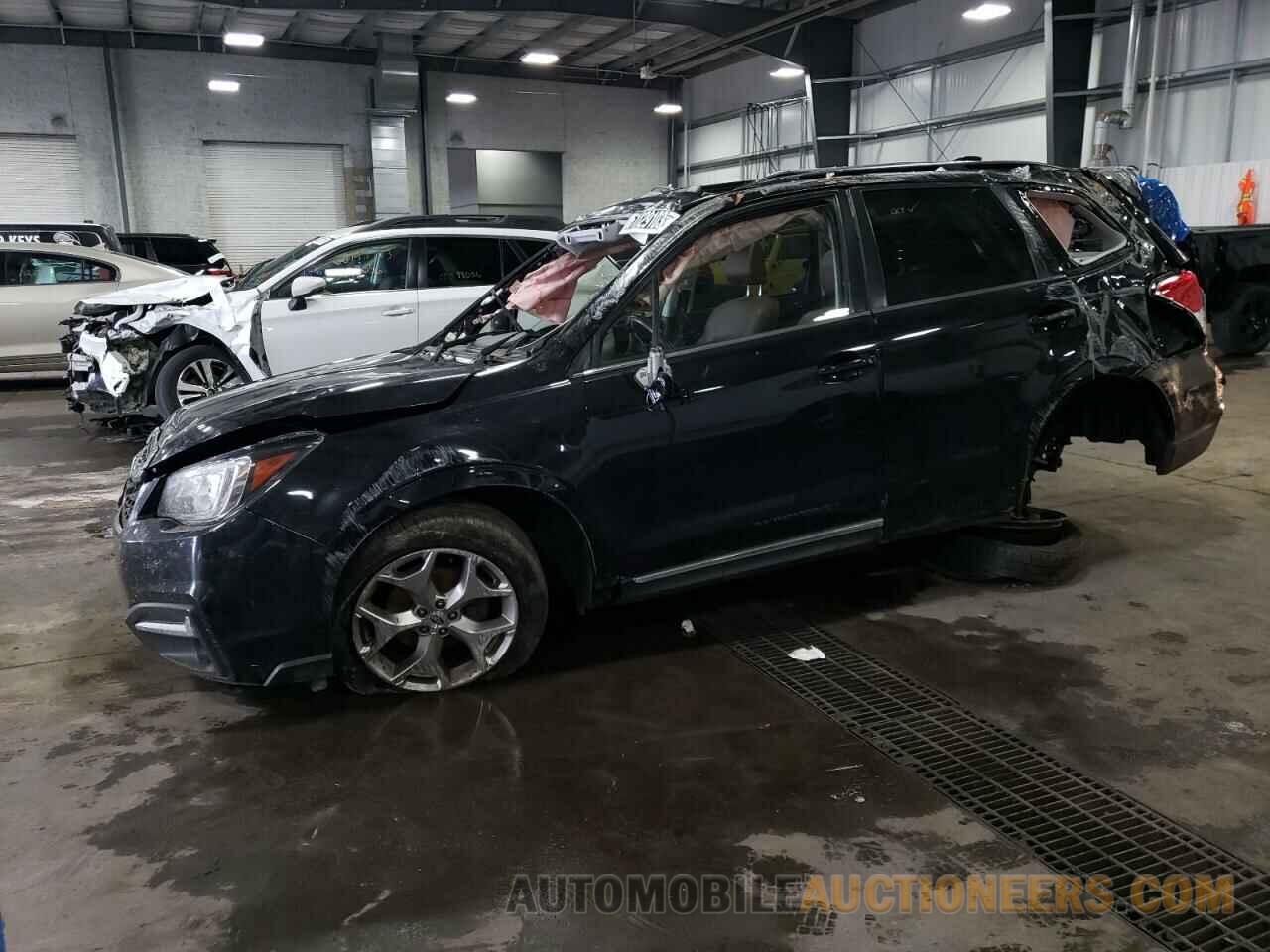 JF2SJAWC1JH545223 SUBARU FORESTER 2018