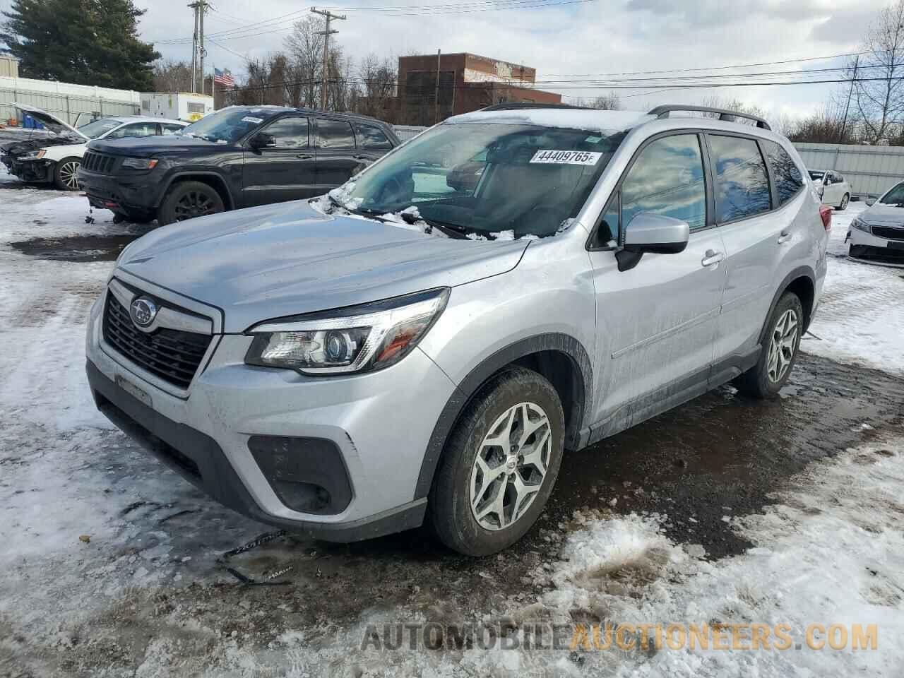 JF2SKAEC8KH444597 SUBARU FORESTER 2019