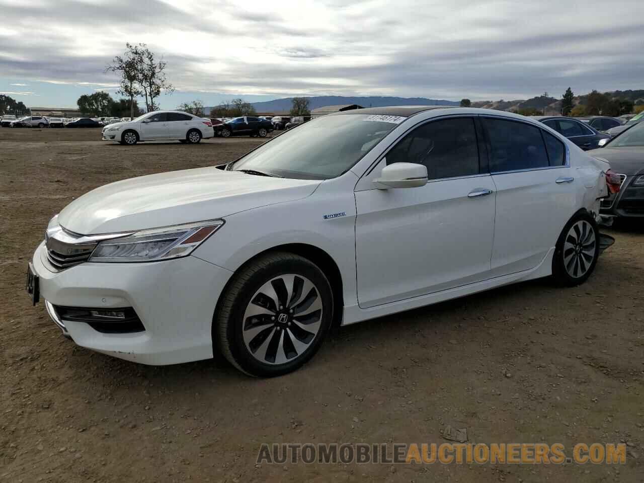 JHMCR6F7XHC002468 HONDA ACCORD 2017