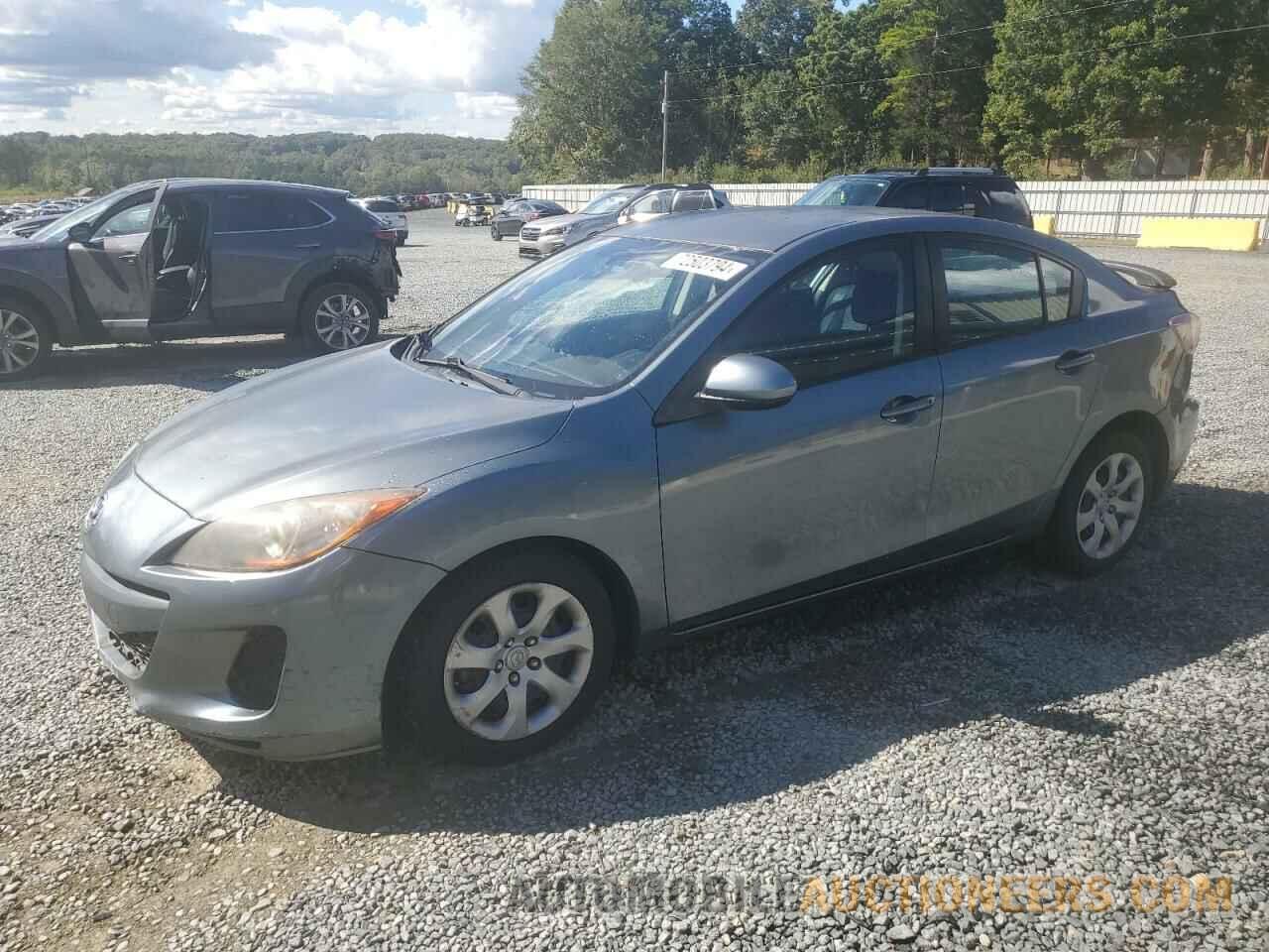 JM1BL1TF7D1801174 MAZDA 3 2013