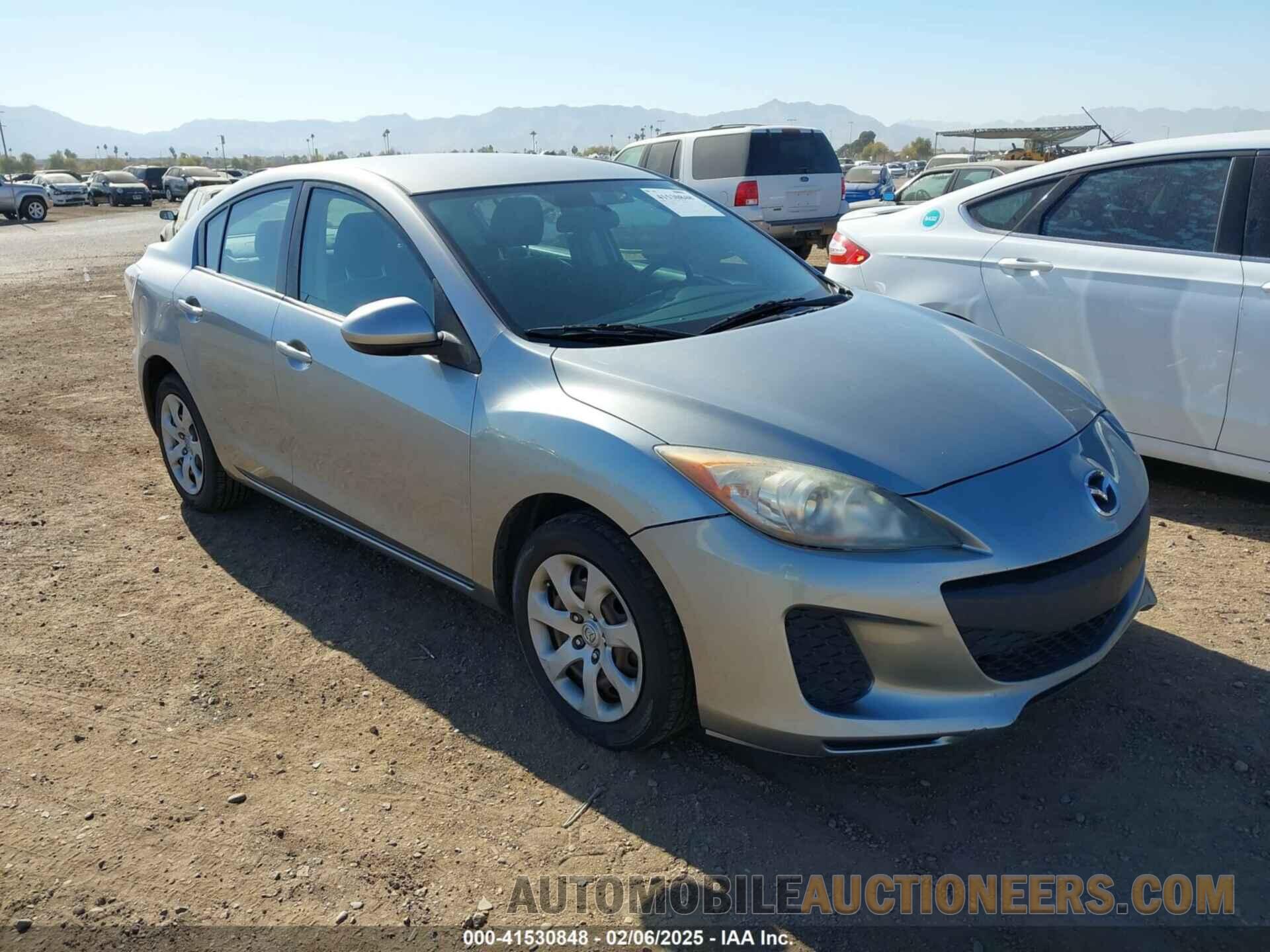 JM1BL1TG4D1765064 MAZDA MAZDA3 2013