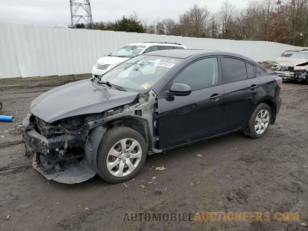 JM1BL1TG5D1748841 MAZDA 3 2013