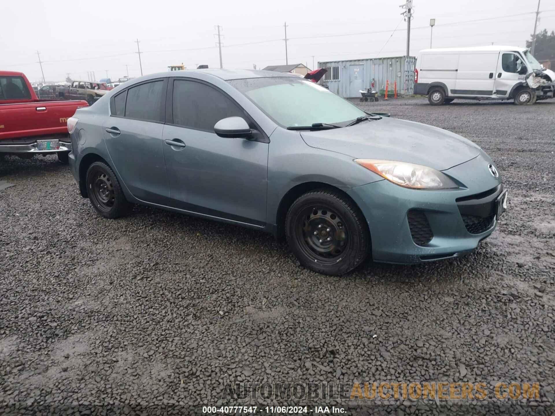 JM1BL1TG8D1814539 MAZDA MAZDA3 2013