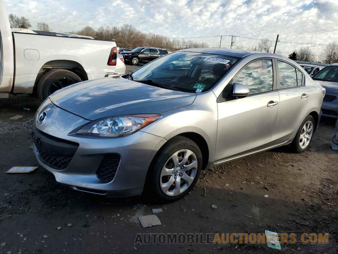 JM1BL1U82D1703721 MAZDA 3 2013