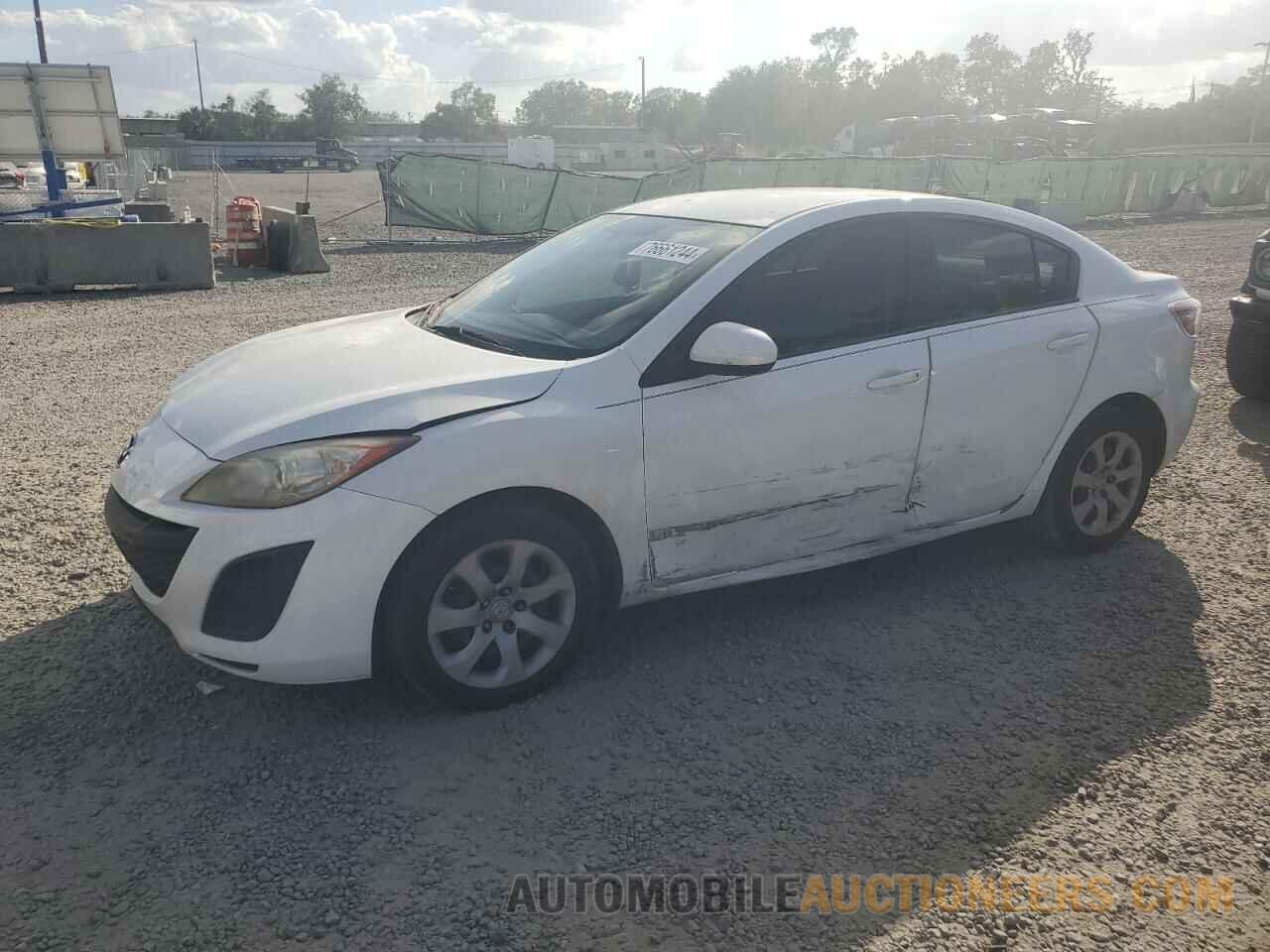 JM1BL1UFXB1467198 MAZDA 3 2011