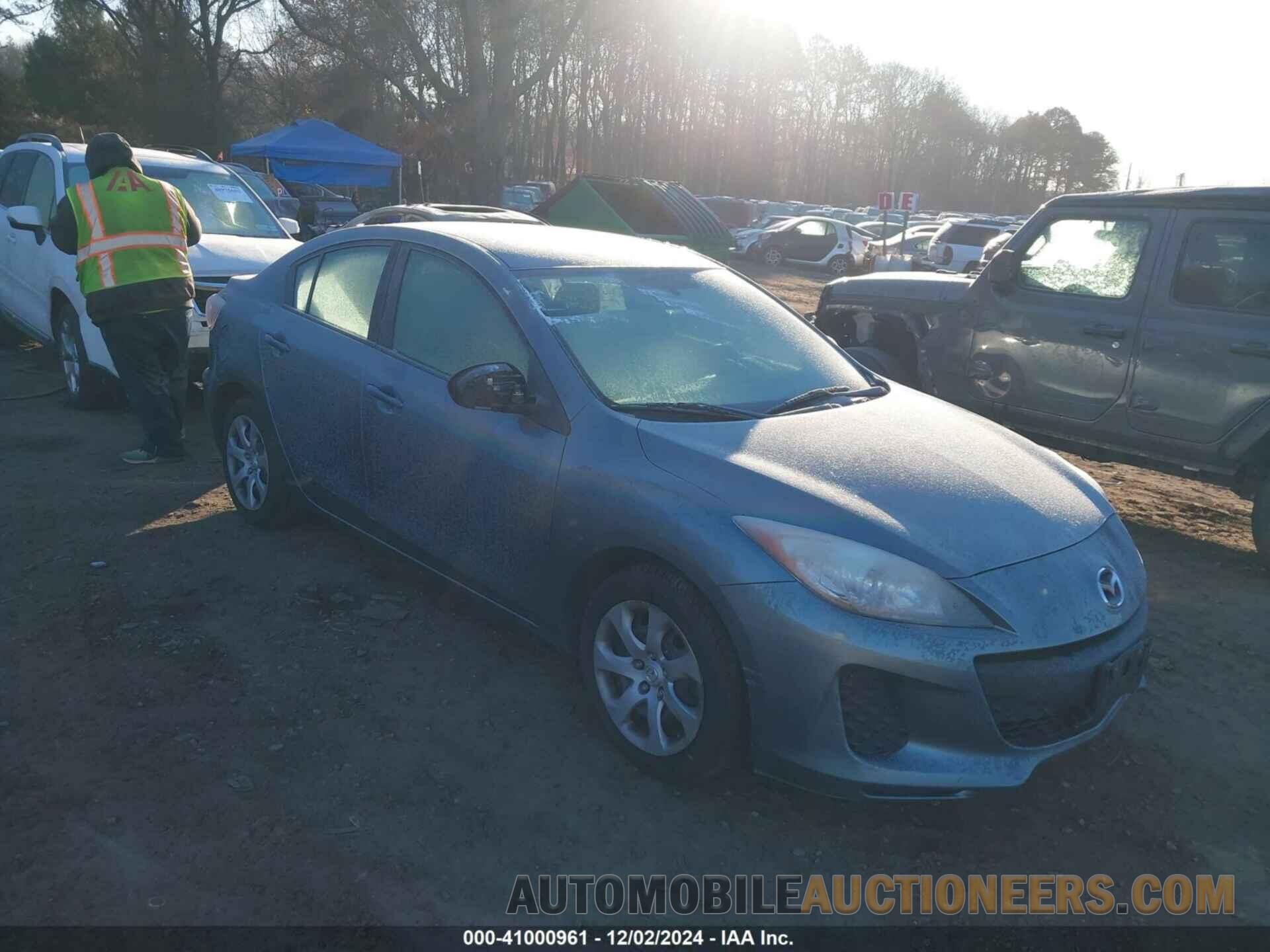 JM1BL1UG1C1521837 MAZDA MAZDA3 2012