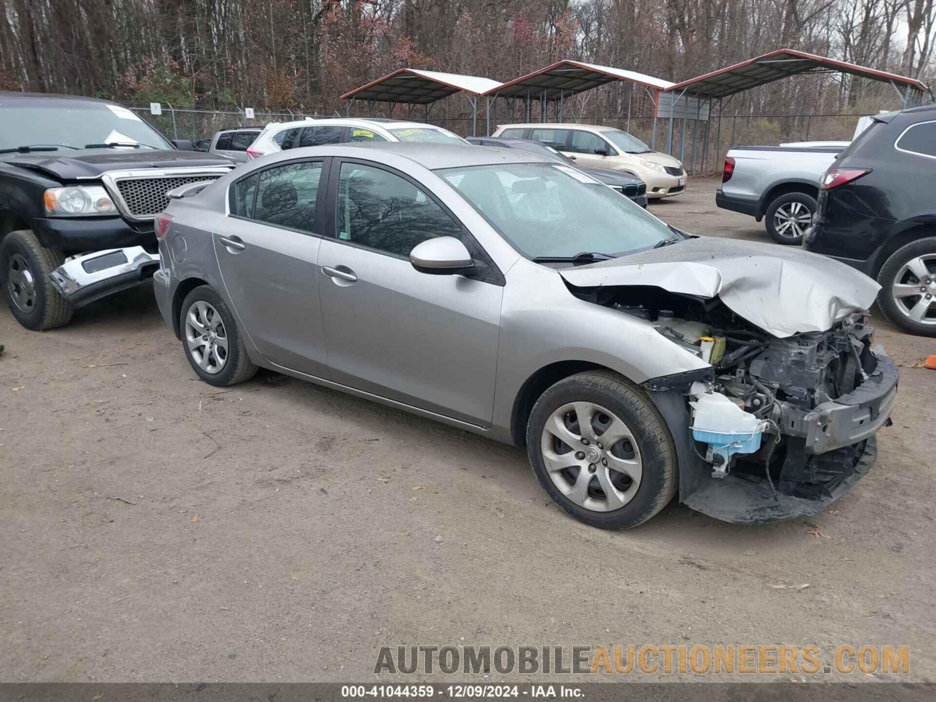 JM1BL1UG1C1572979 MAZDA MAZDA3 2012