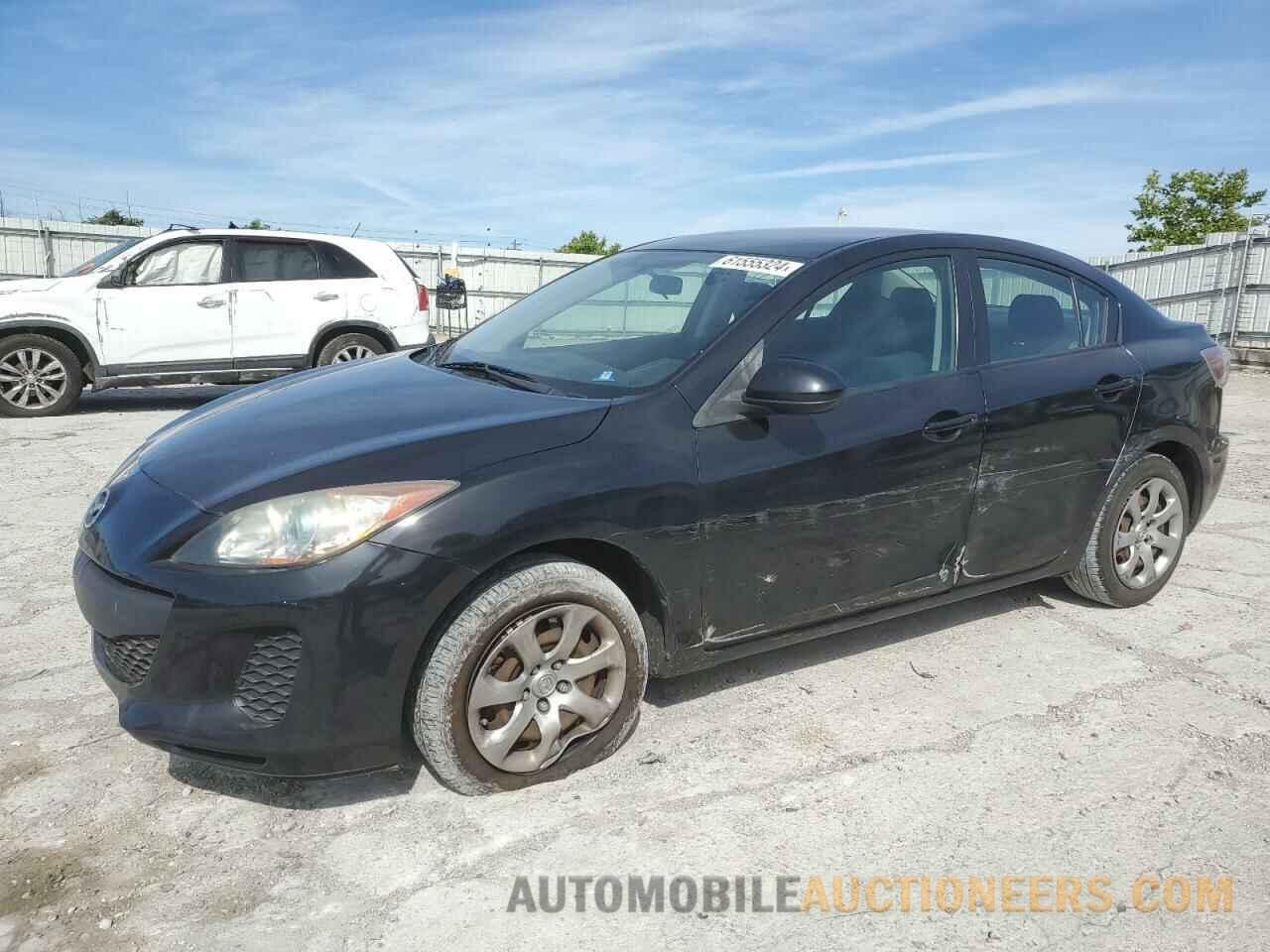 JM1BL1UP8D1851850 MAZDA 3 2013