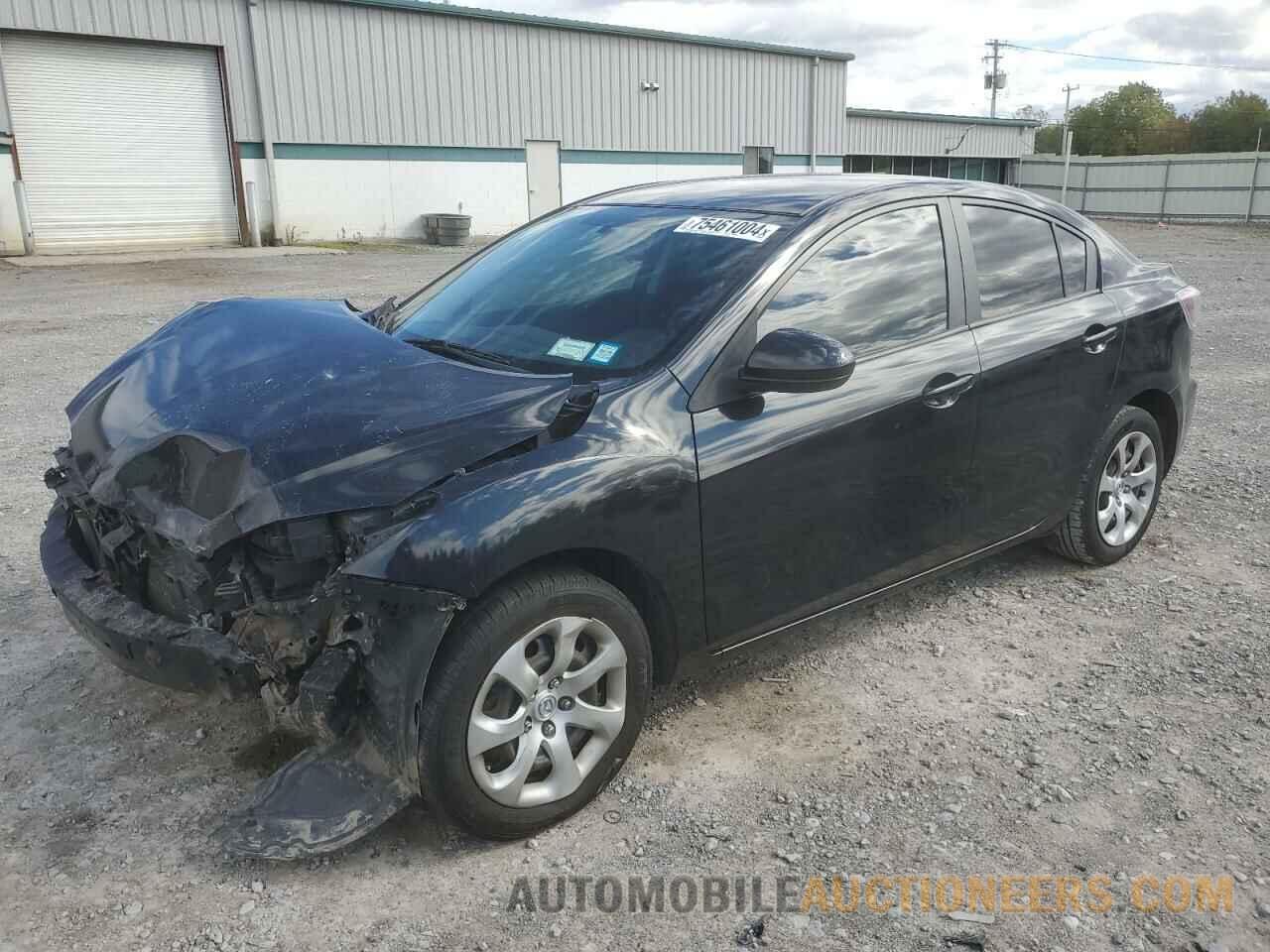 JM1BL1UPXD1822219 MAZDA 3 2013