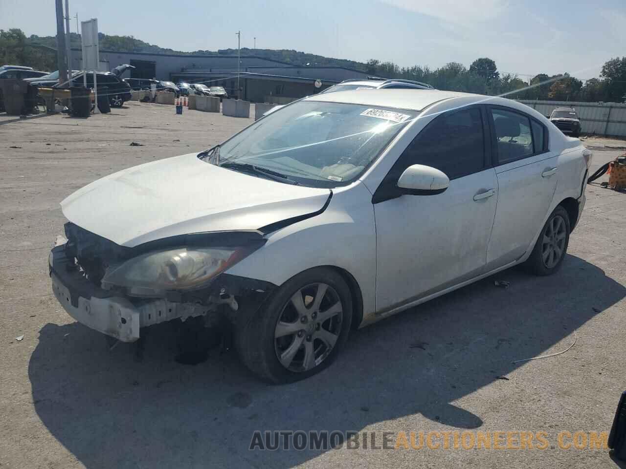 JM1BL1VG6B1418703 MAZDA 3 2011