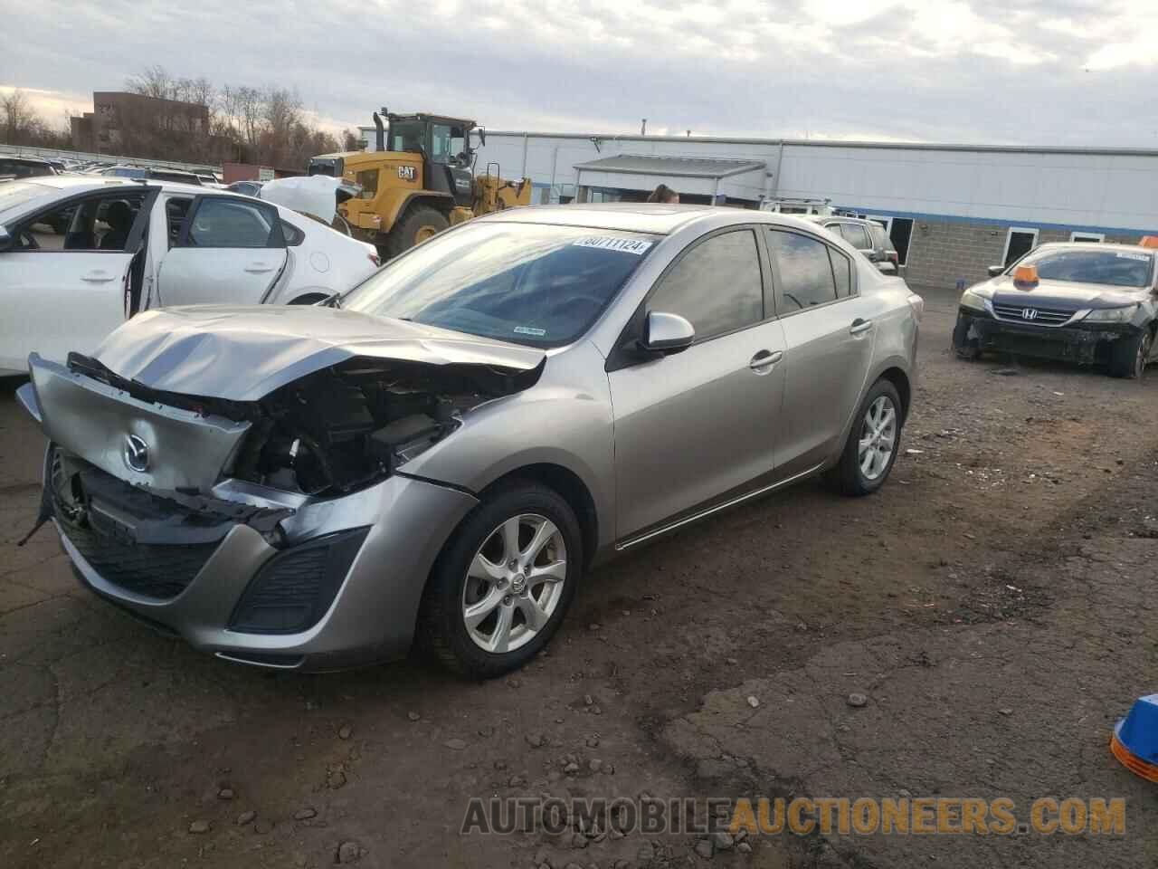 JM1BL1VG8B1356172 MAZDA 3 2011