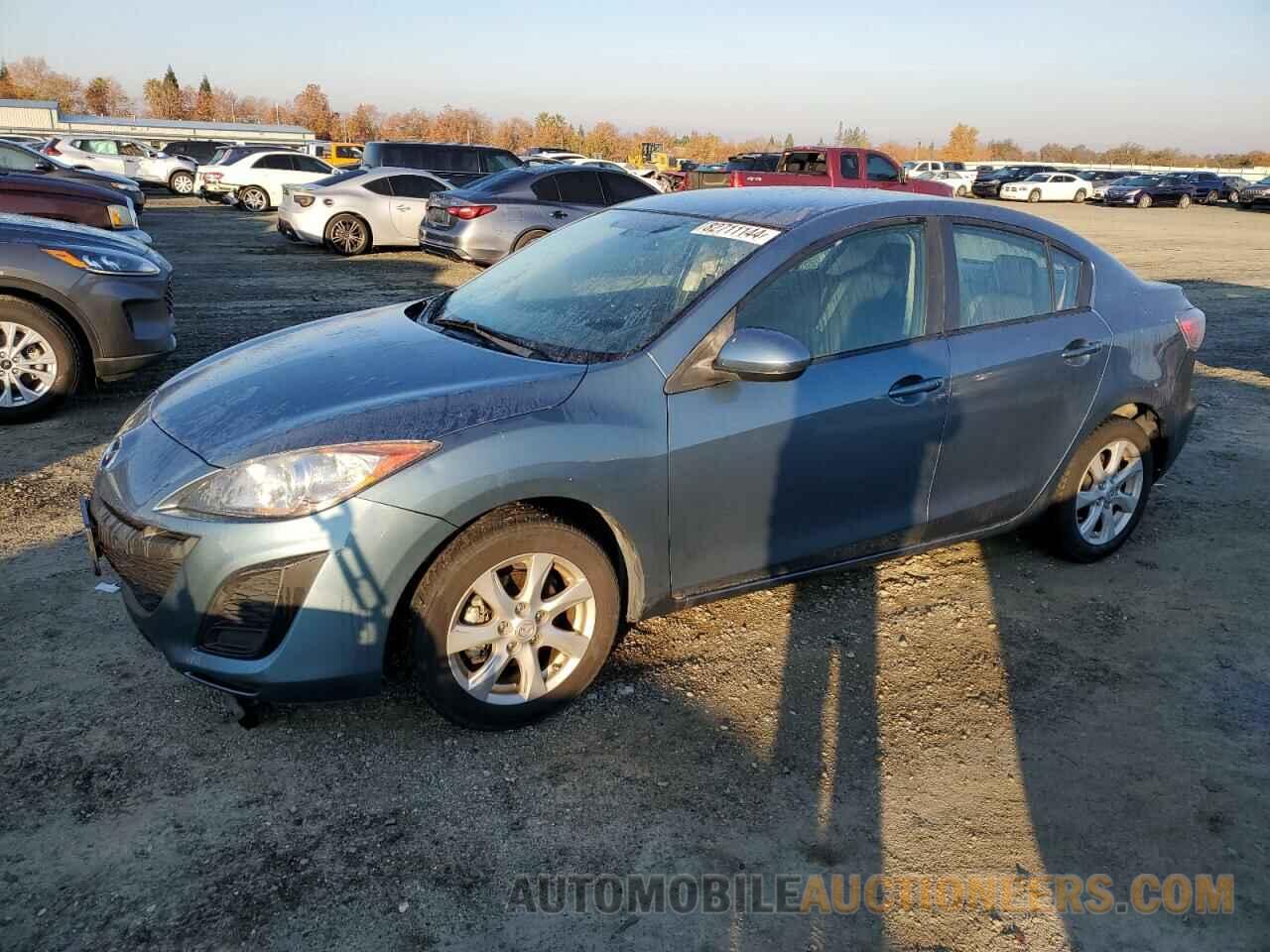 JM1BL1VG8B1491815 MAZDA 3 2011