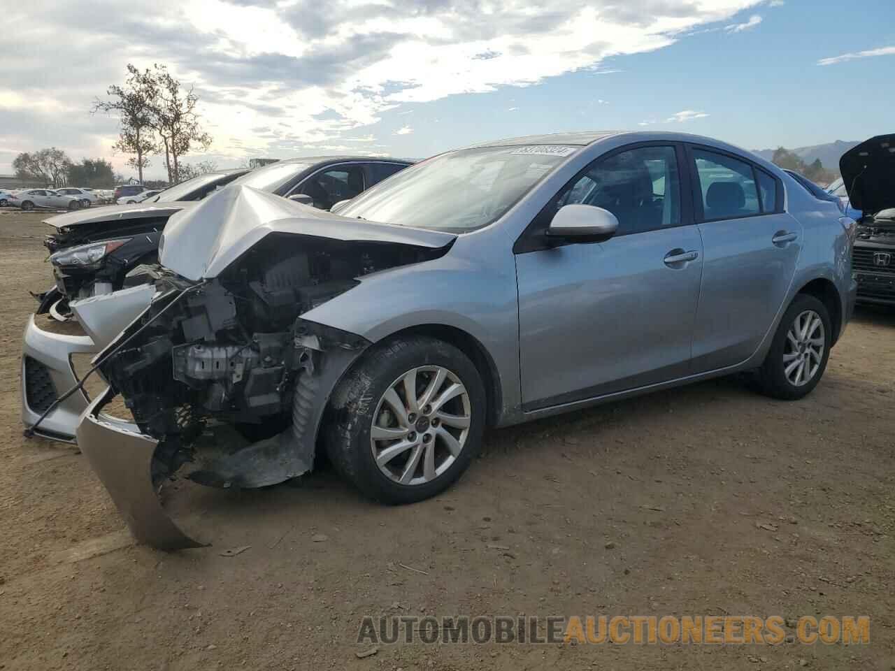 JM1BL1VP1D1763916 MAZDA 3 2013