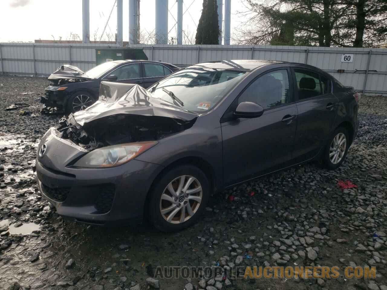 JM1BL1VP3D1810718 MAZDA 3 2013