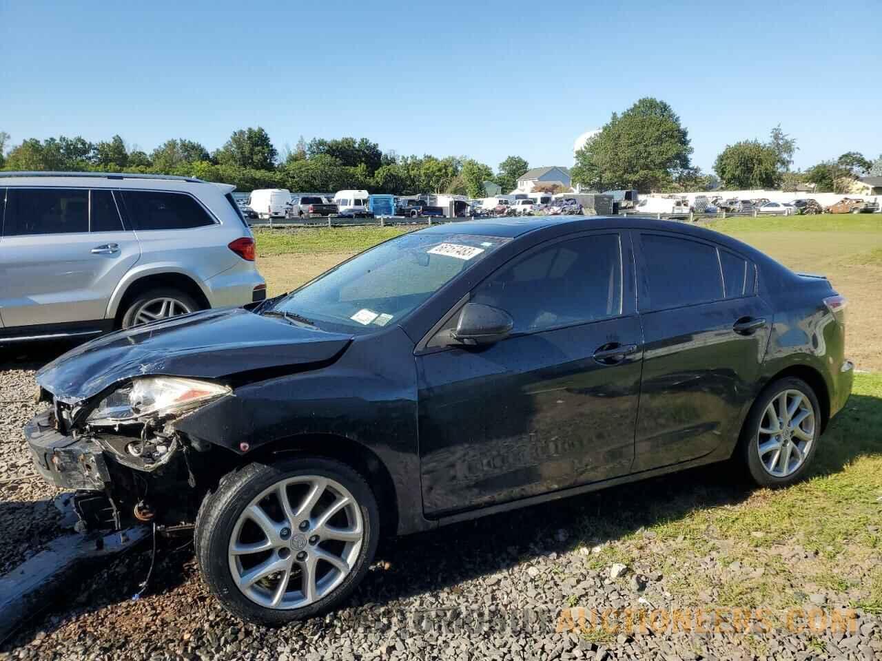 JM1BL1W62C1518708 MAZDA 3 2018