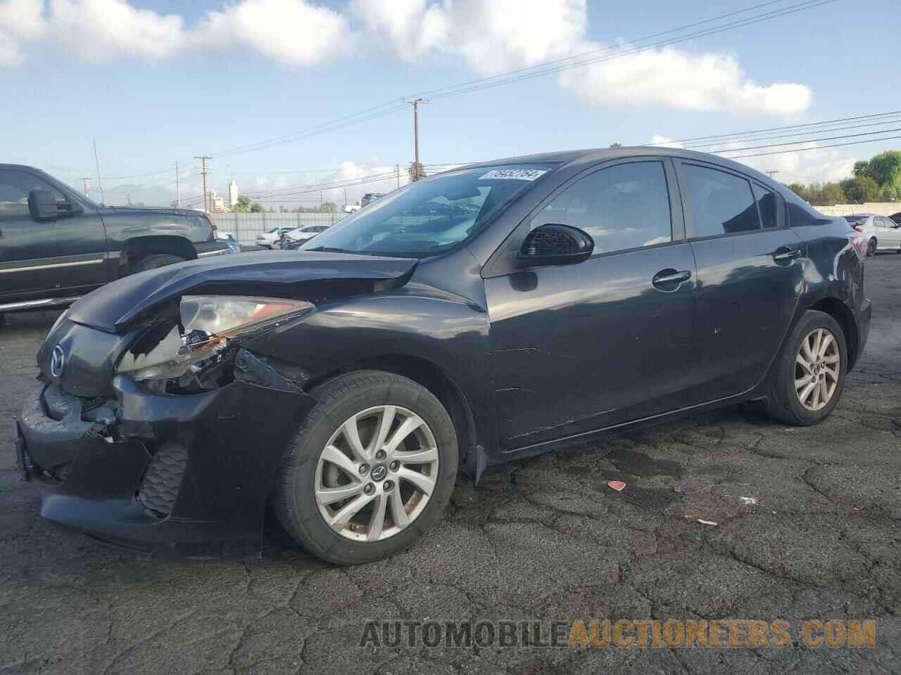 JM1BL1WPXD1797724 MAZDA 3 2013