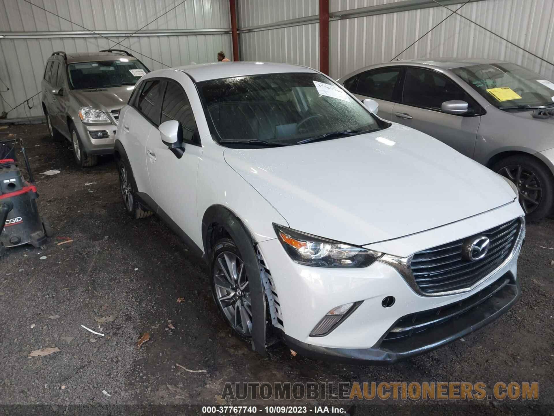 JM1DKDC73J0329823 MAZDA CX-3 2018