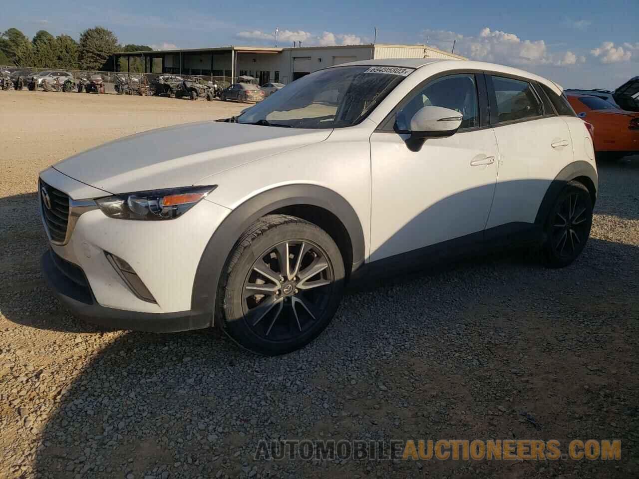 JM1DKDC75J0331945 MAZDA CX-3 2018