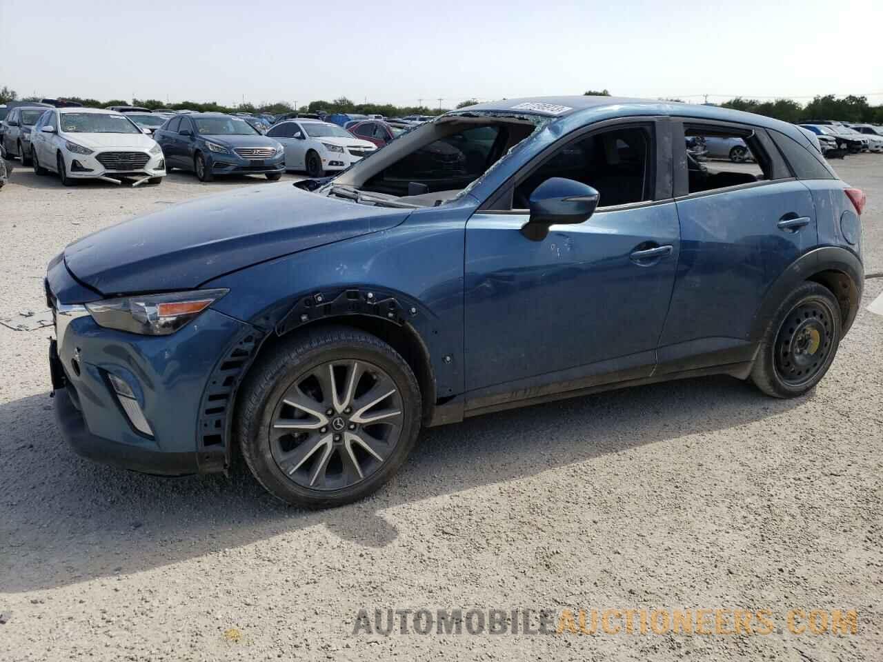 JM1DKDC78J0330384 MAZDA CX-3 2018