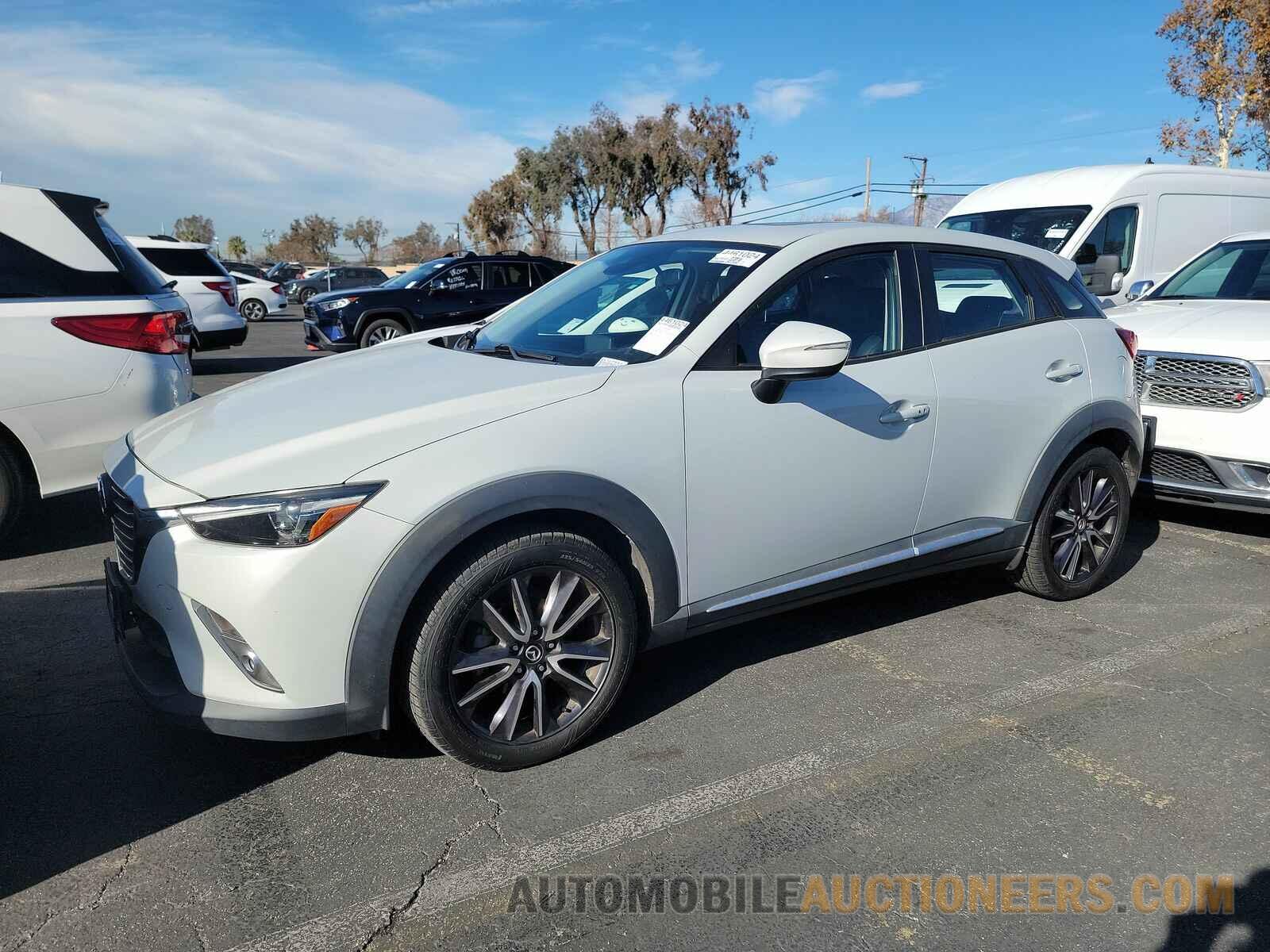 JM1DKDD78J0308657 MAZDA CX-3 2018