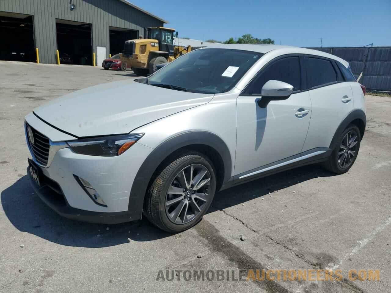 JM1DKFD71J0322072 MAZDA CX-3 2018