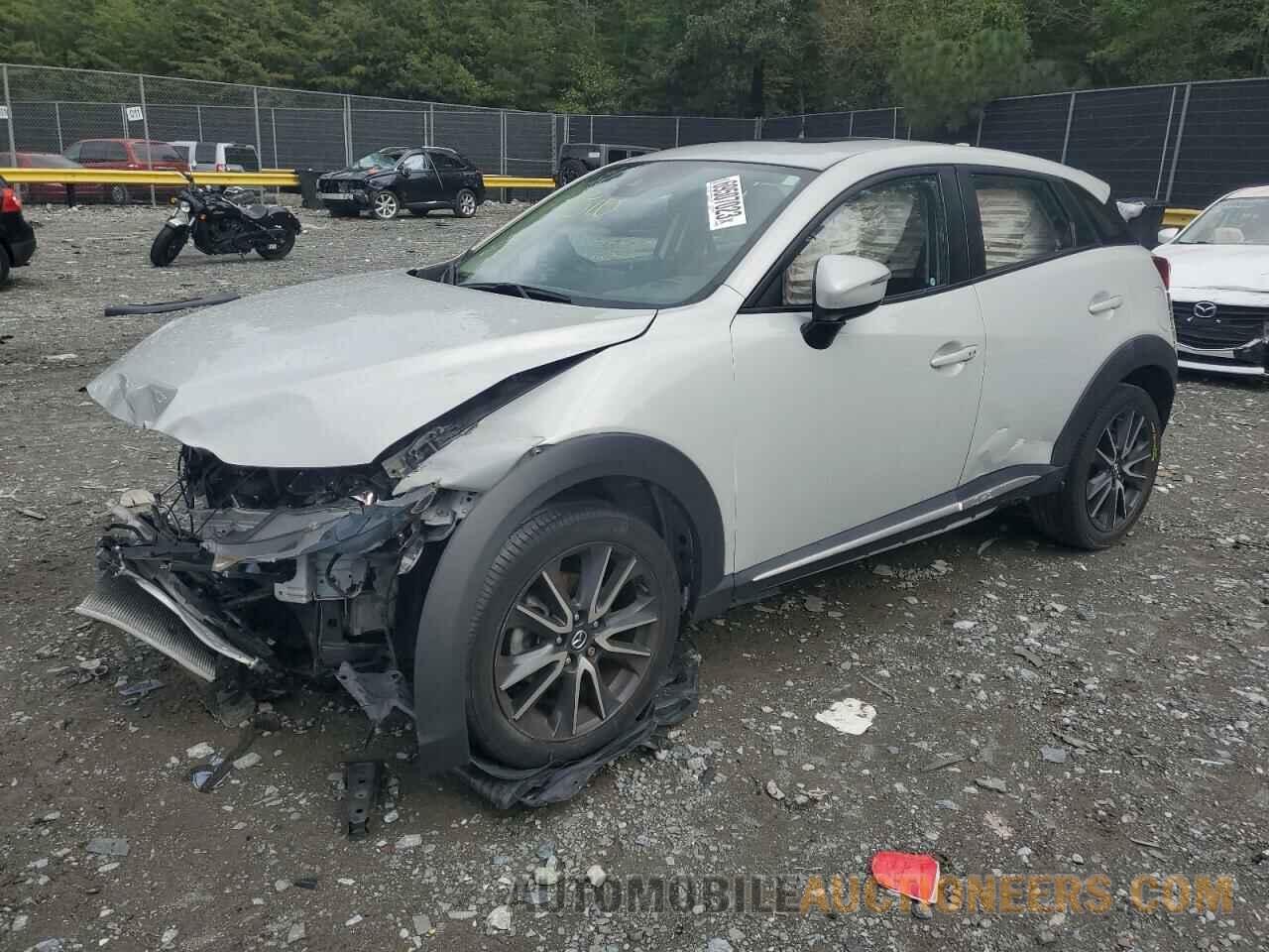 JM1DKFD75J0301225 MAZDA CX-3 2018