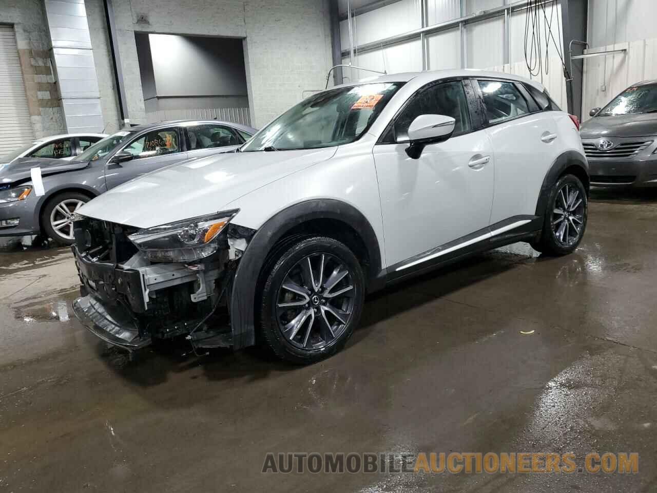 JM1DKFD78J0305527 MAZDA CX-3 2018