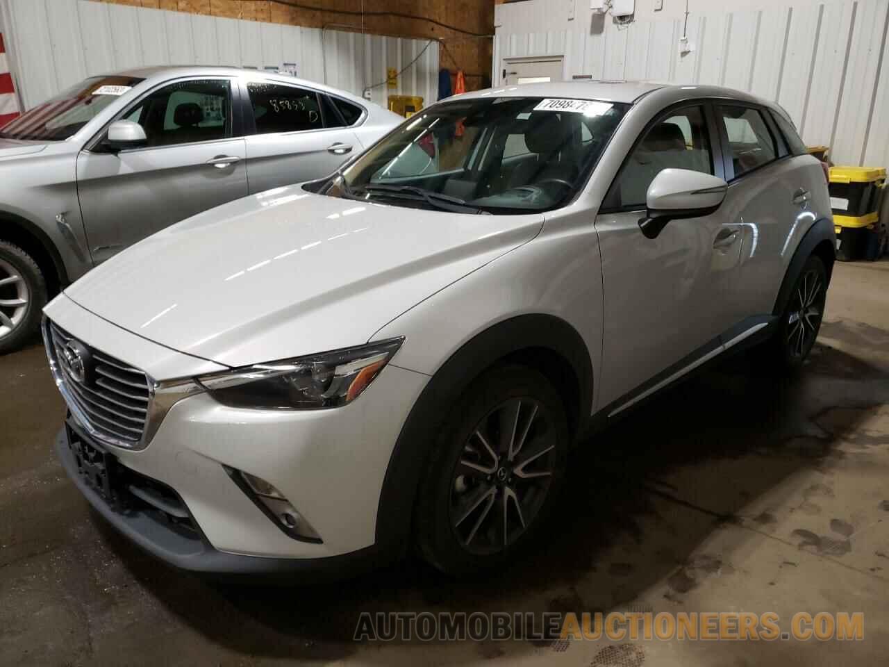 JM1DKFD7XJ0305383 MAZDA CX-3 2018