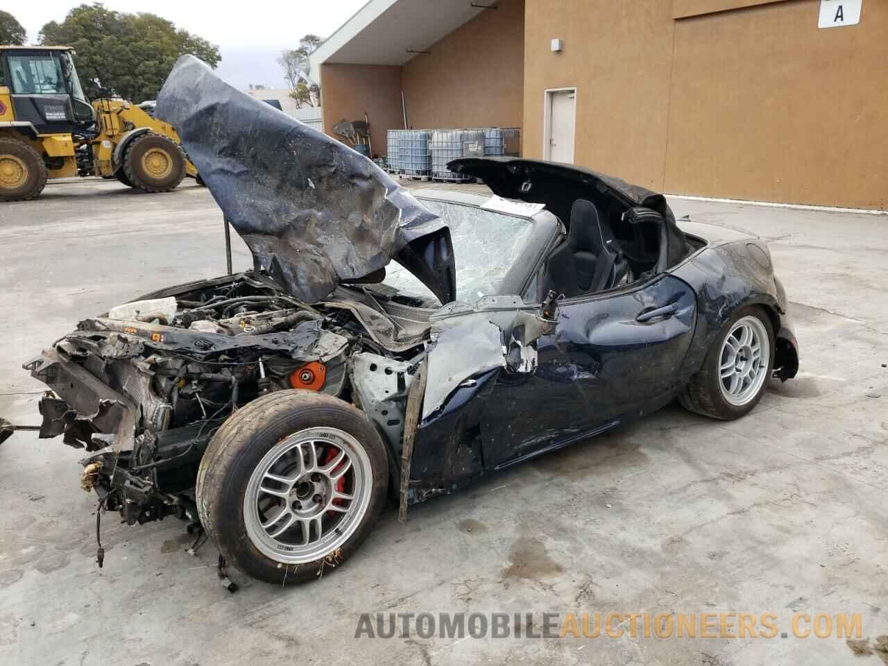 JM1NDAC75R0603693 MAZDA MX5 2024