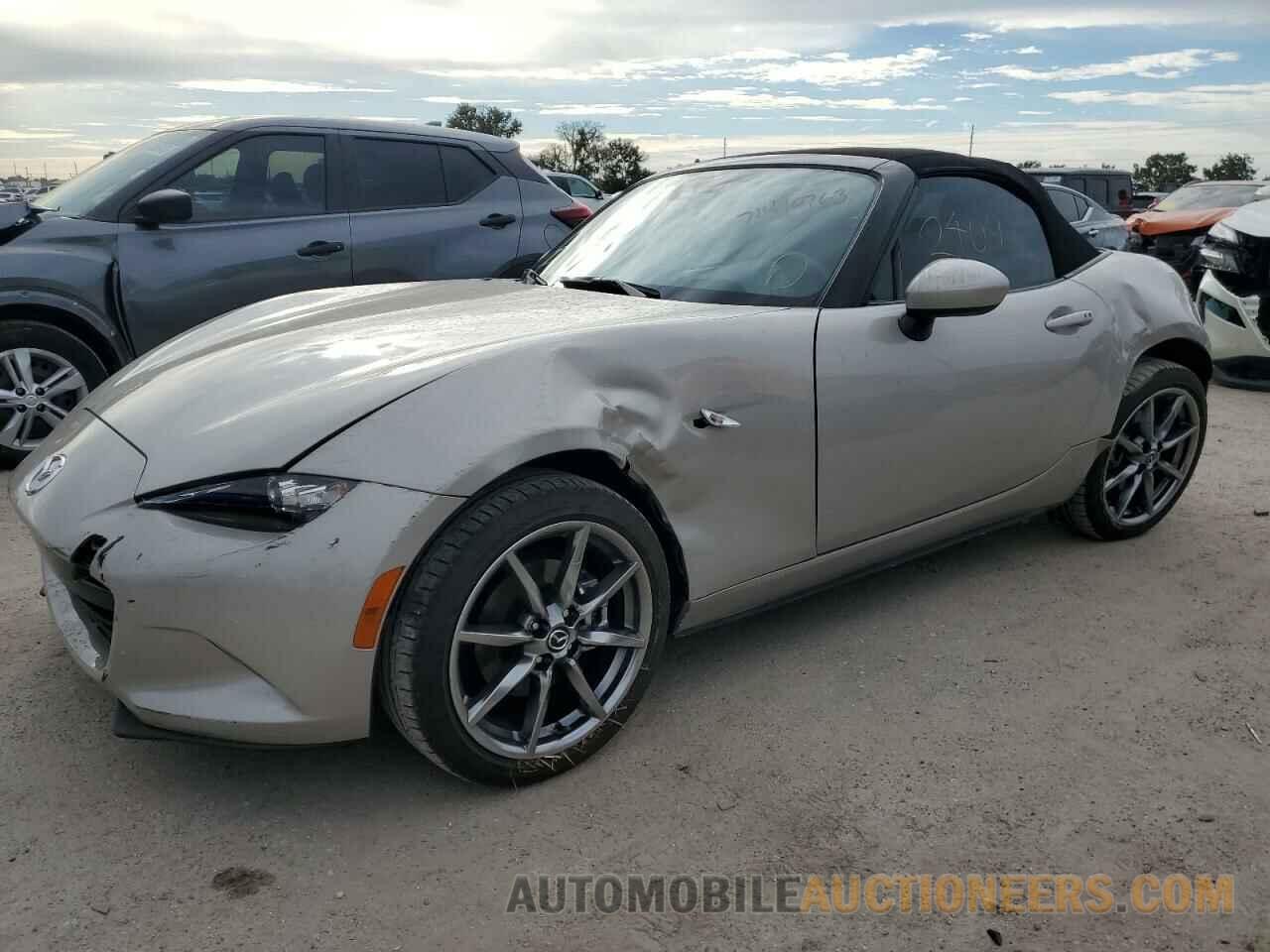 JM1NDAD71P0551152 MAZDA MX5 2023