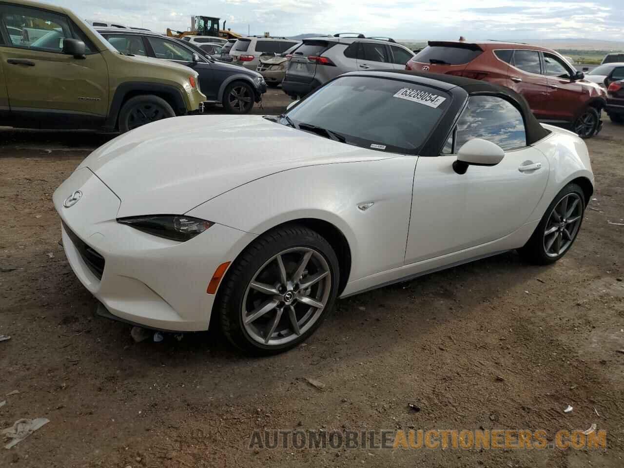 JM1NDAD73P0556191 MAZDA MX5 2023