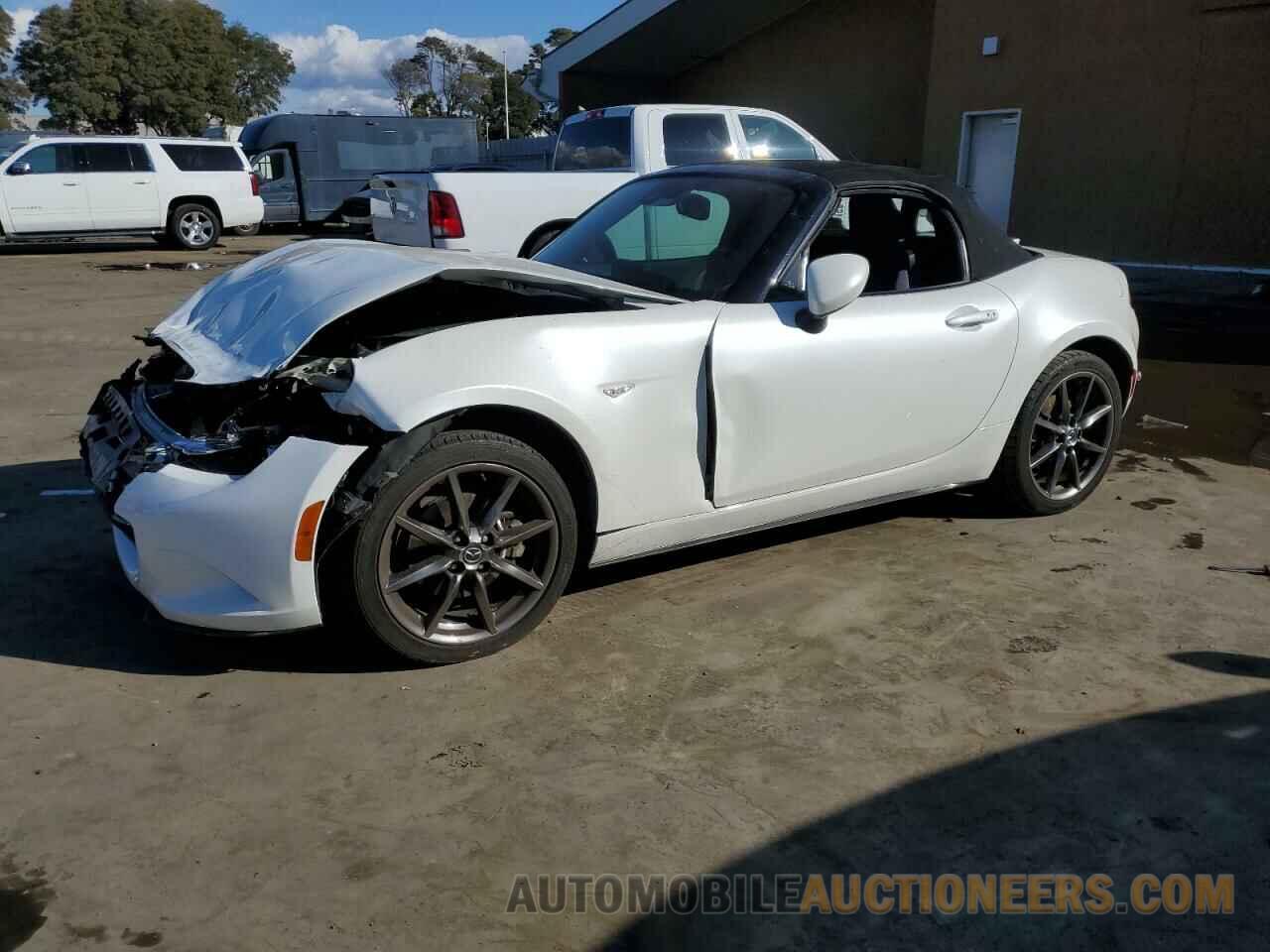 JM1NDAD74L0416564 MAZDA MX5 2020