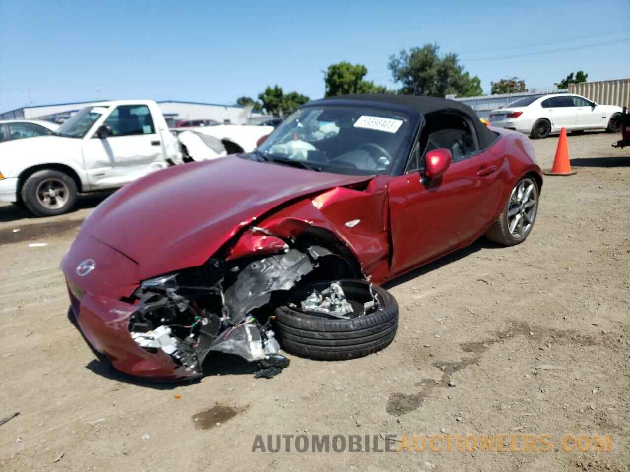 JM1NDAD74P0556961 MAZDA MX5 2023