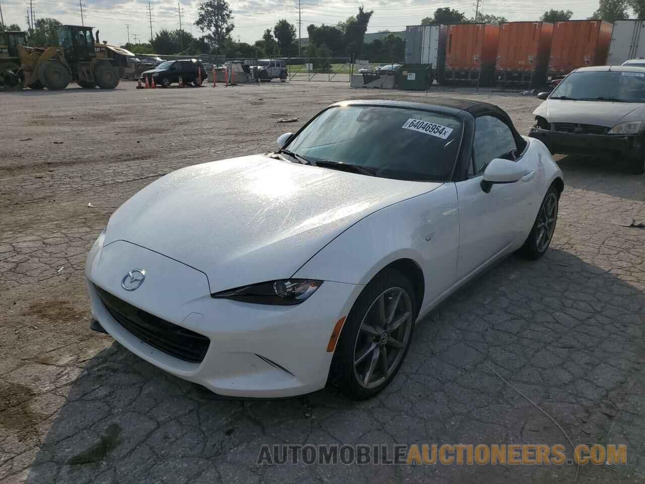 JM1NDAD74P0561612 MAZDA MX5 2023